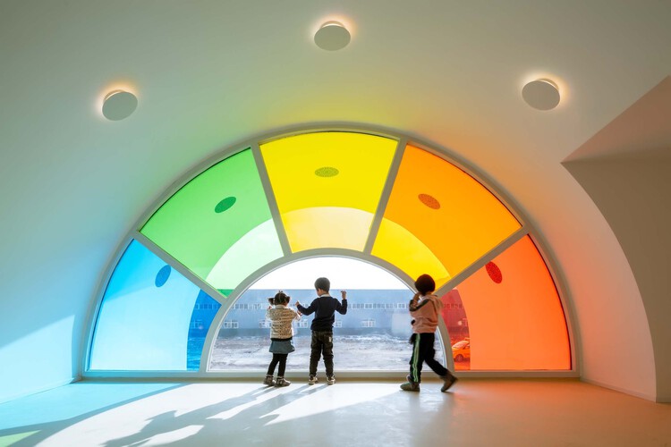 طرح های شیشه رنگی