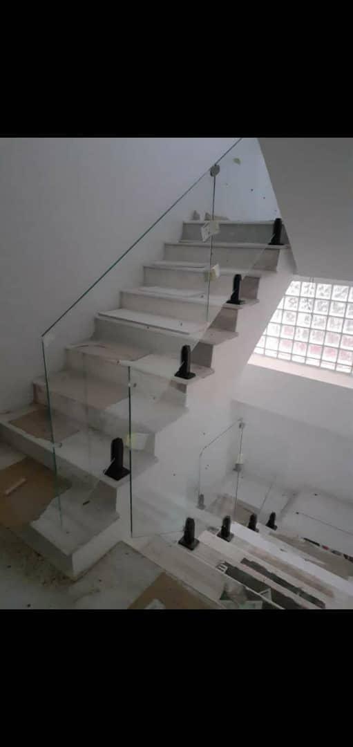 نرده شیشه ای پله-اسپیگات